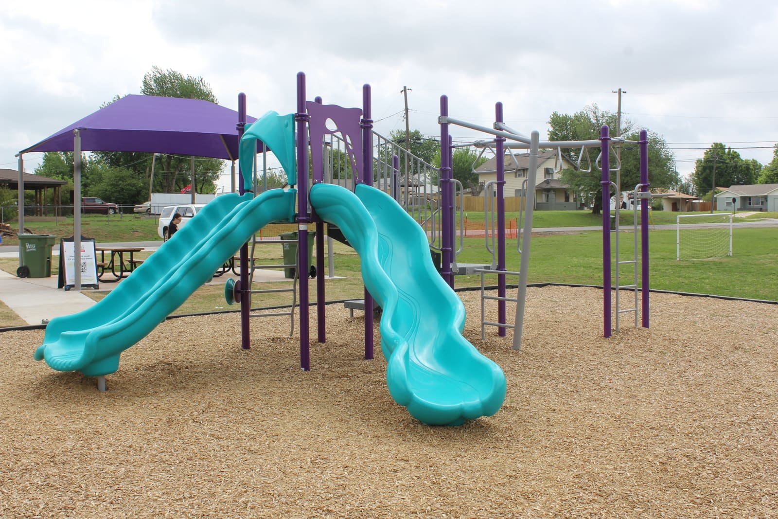 Dickenson Park playground — play structure detail