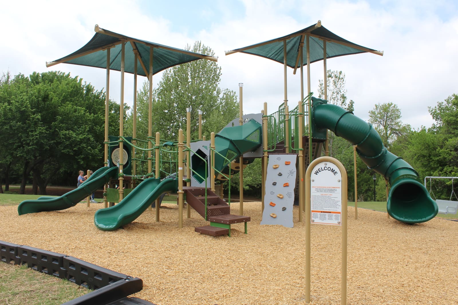 Treehouse Playground — climbing features and bridges